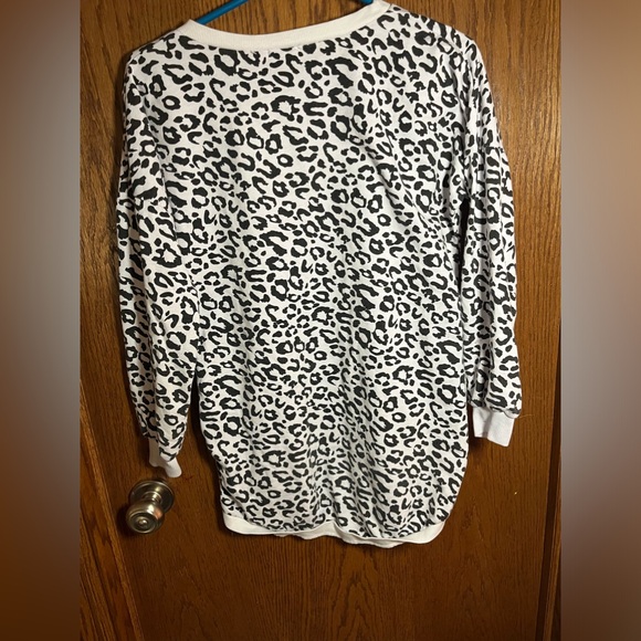 Yi Ren Yi Black and White Cheetah Print Sweatshirt - Picture 2 of 3